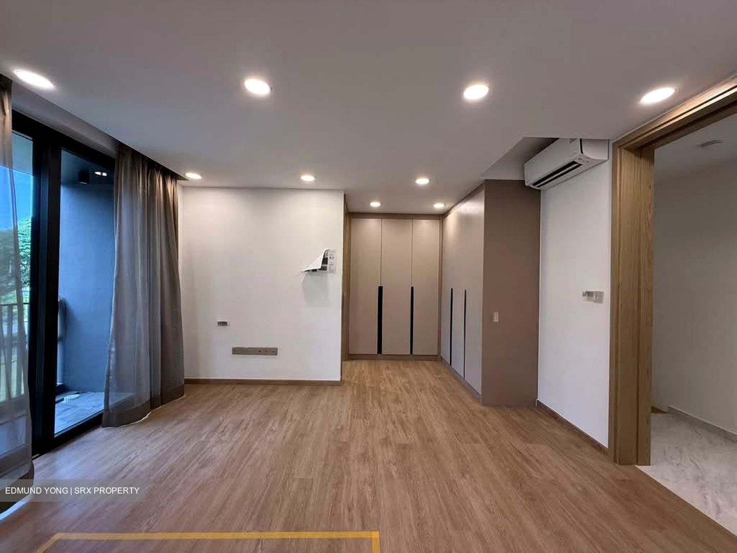 Shrewsbury Road (D11), Terrace #562928571